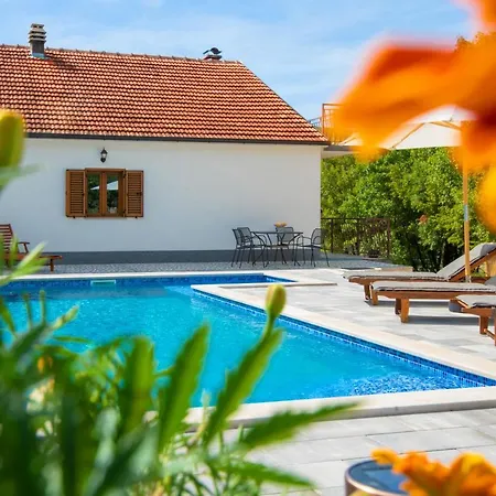 House Tone, Imotski-drum-makarska Villa