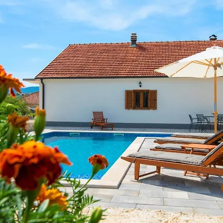 House Tone, Imotski-drum-makarska *